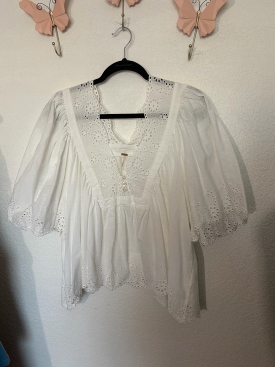 Free People Tops - Free People White Broderie Anglaise V-Neck Peasant Top